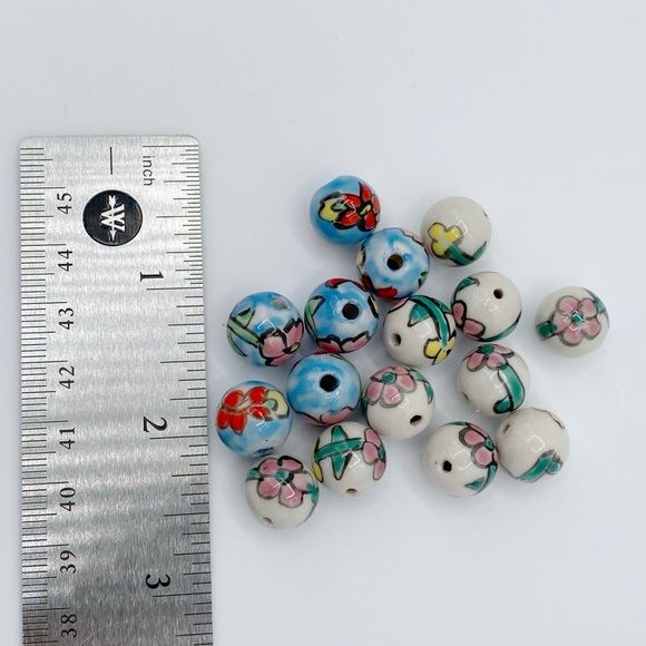 Vintage Porcelain Ceramic Beads Lot of 16 Beads - Picture 4 of 5